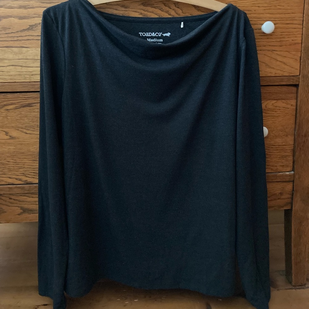 Toad&Co. women’s size medium top, very gently worn. Eco friendly, versatile.